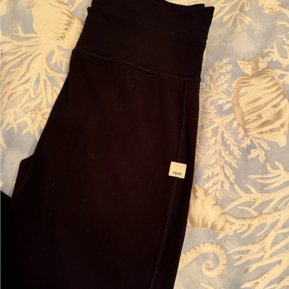 Vuori Daily Legging, regular length, size L - Picture 5 of 6